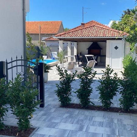Breitling Apartments With Pool ビオグラード・ナ・モル エクステリア 写真