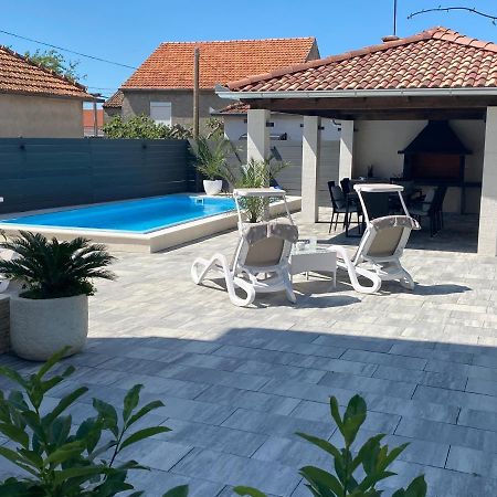 Breitling Apartments With Pool ビオグラード・ナ・モル エクステリア 写真