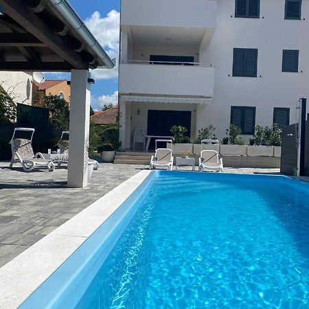 Breitling Apartments With Pool ビオグラード・ナ・モル エクステリア 写真