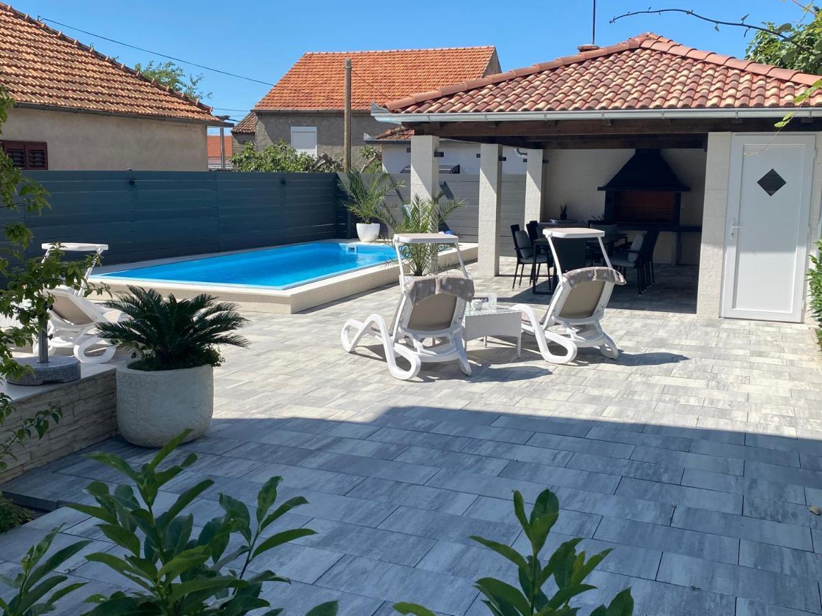 Breitling Apartments With Pool ビオグラード・ナ・モル エクステリア 写真