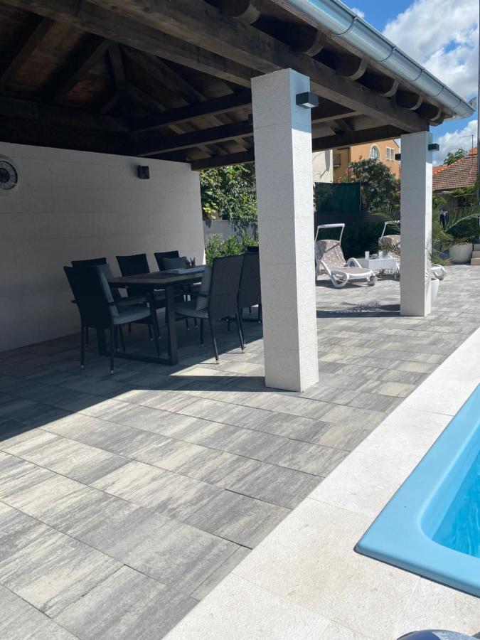 Breitling Apartments With Pool ビオグラード・ナ・モル エクステリア 写真
