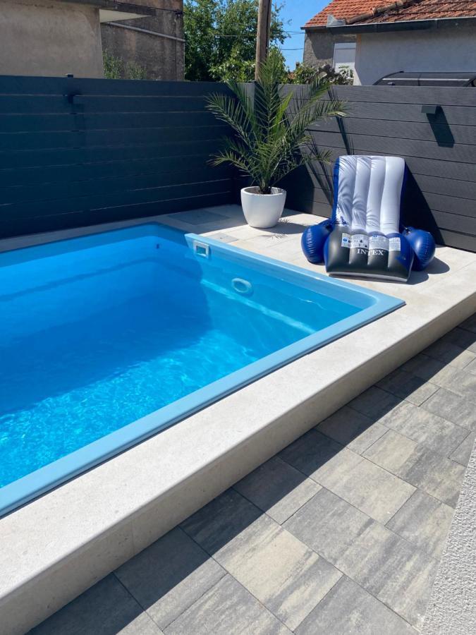 Breitling Apartments With Pool ビオグラード・ナ・モル エクステリア 写真