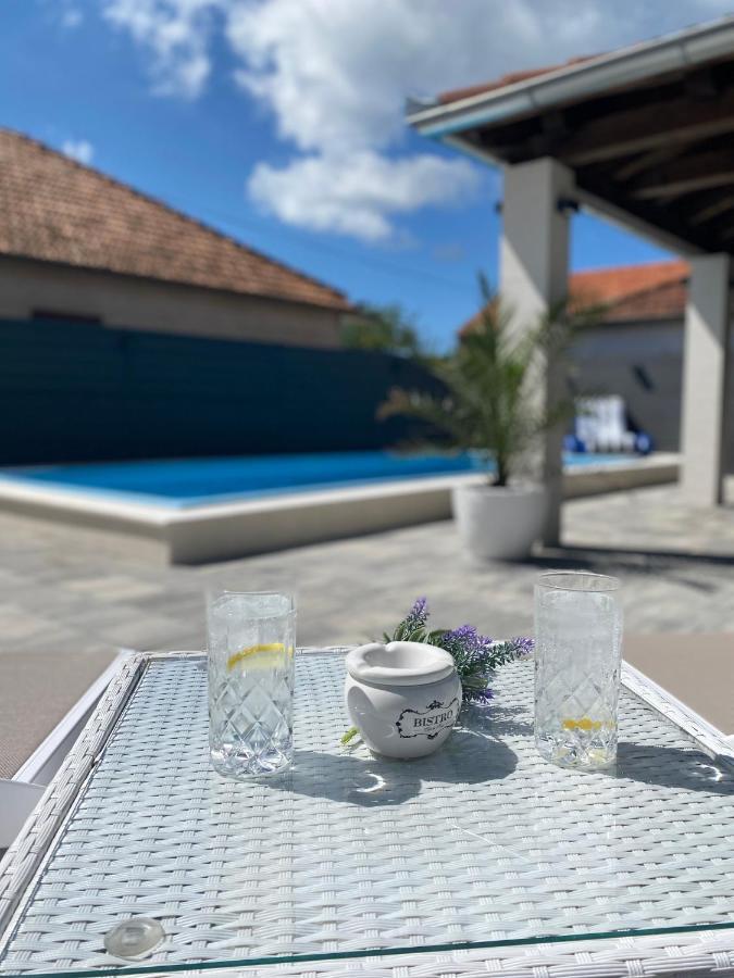 Breitling Apartments With Pool ビオグラード・ナ・モル エクステリア 写真