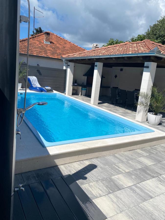Breitling Apartments With Pool ビオグラード・ナ・モル エクステリア 写真
