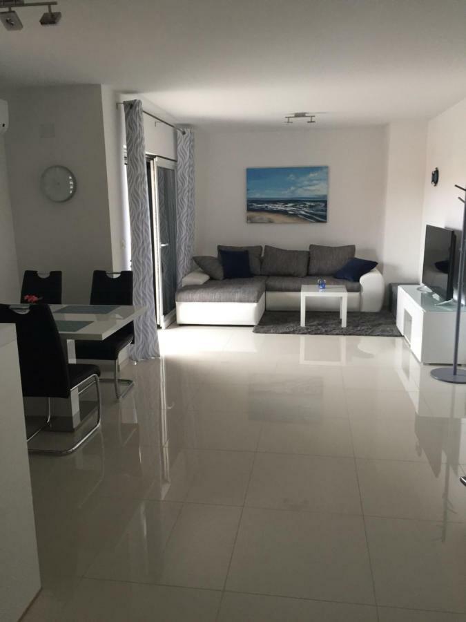 Breitling Apartments With Pool ビオグラード・ナ・モル エクステリア 写真