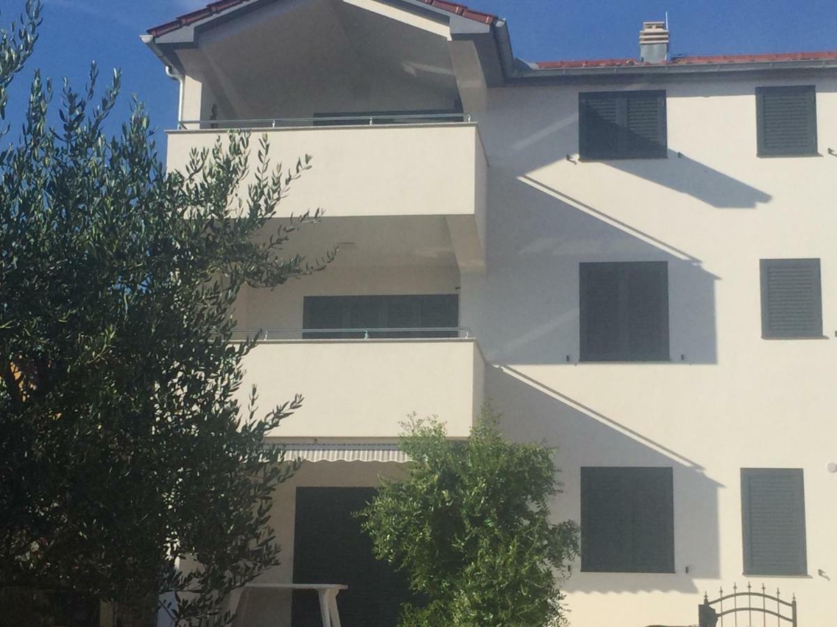 Breitling Apartments With Pool ビオグラード・ナ・モル エクステリア 写真